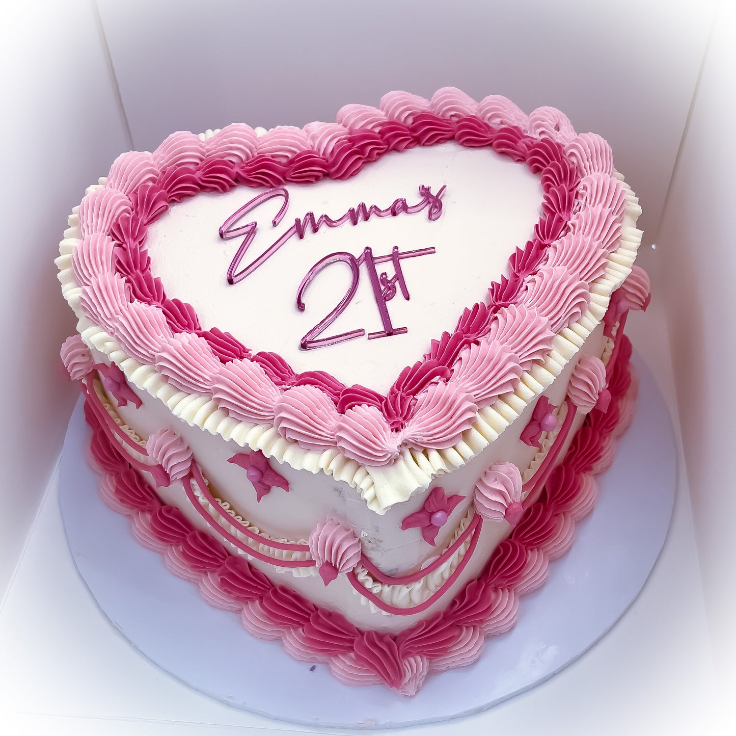 2 tone pink heart cake